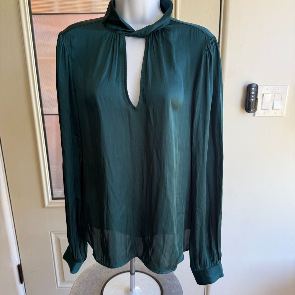 PAIGE Women's Ceres Top Long Sleeve Twisted Collar Buttery Soft Med